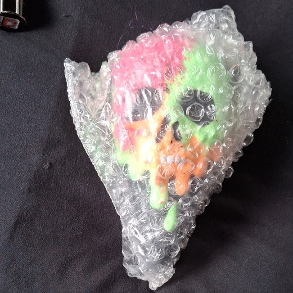 Sherbert Skulls Bath Bomb - Picture 3 of 4